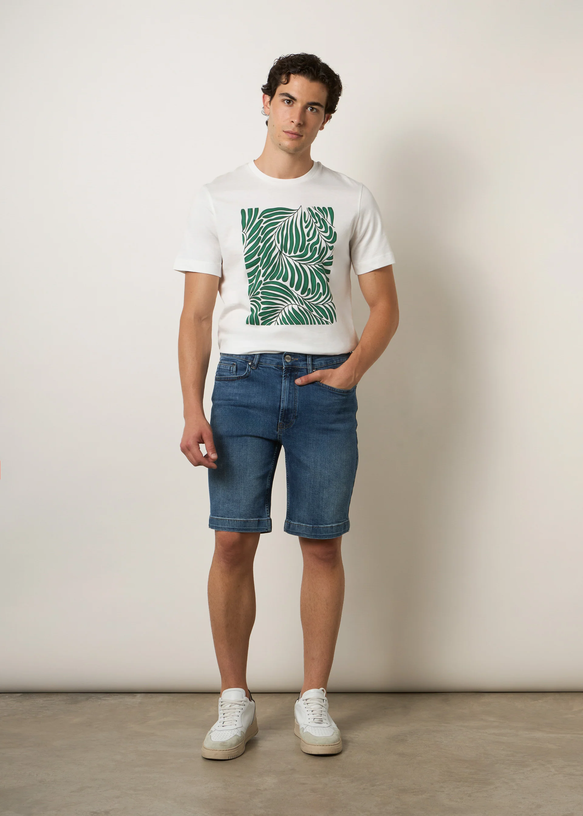 Bermuda in denim - Image 12