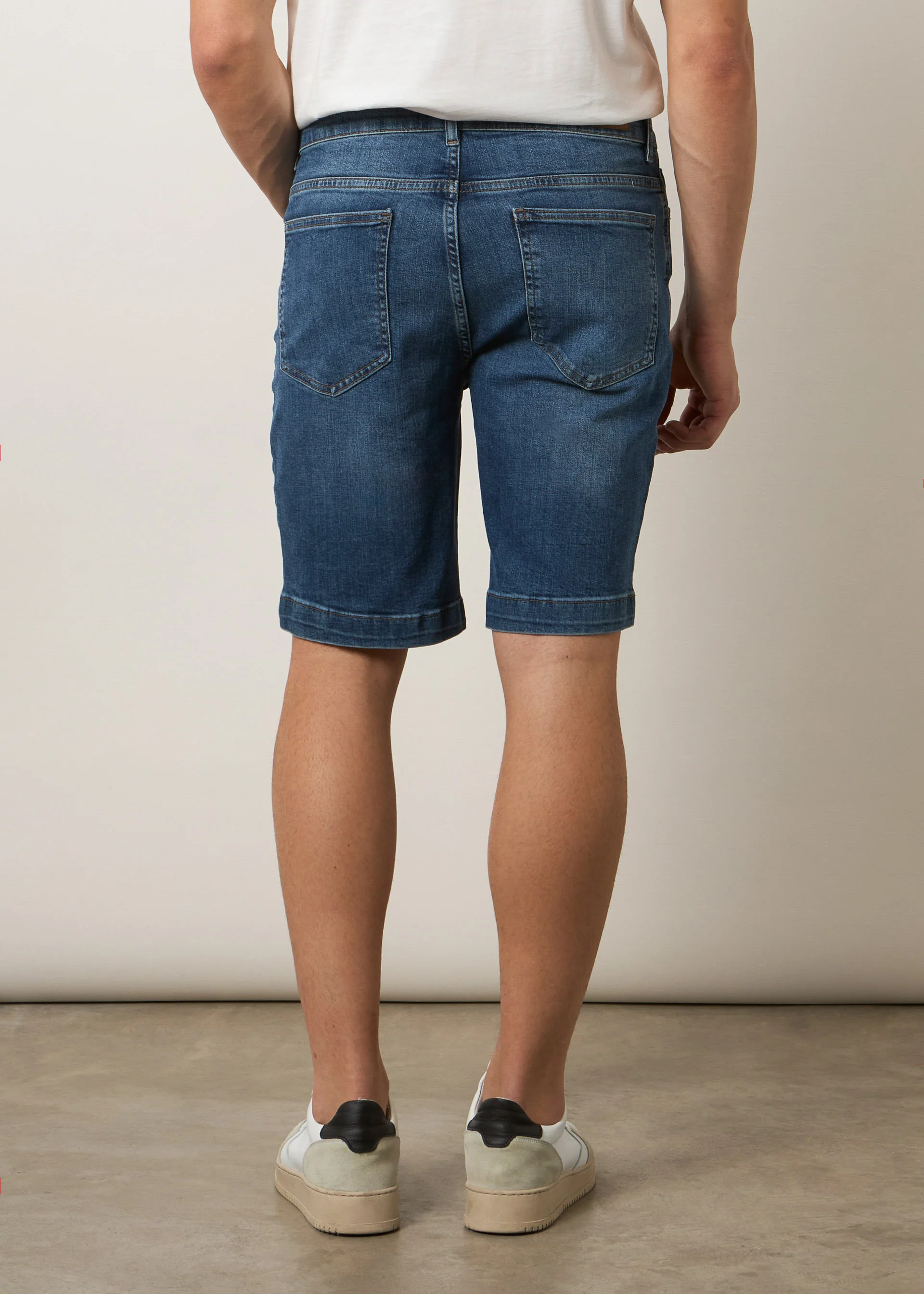 Bermuda in denim - Image 13