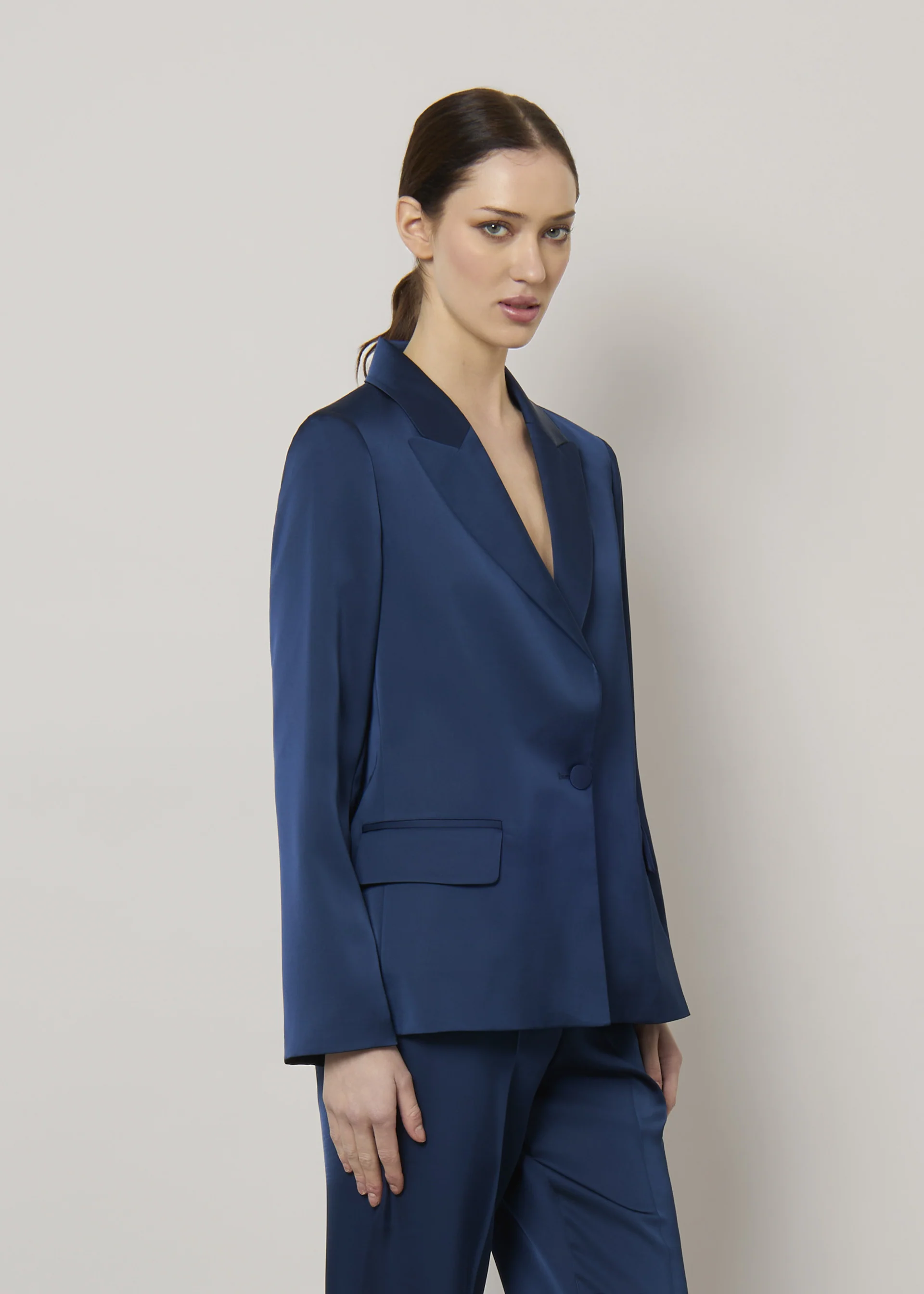Blazer in satin - Image 8