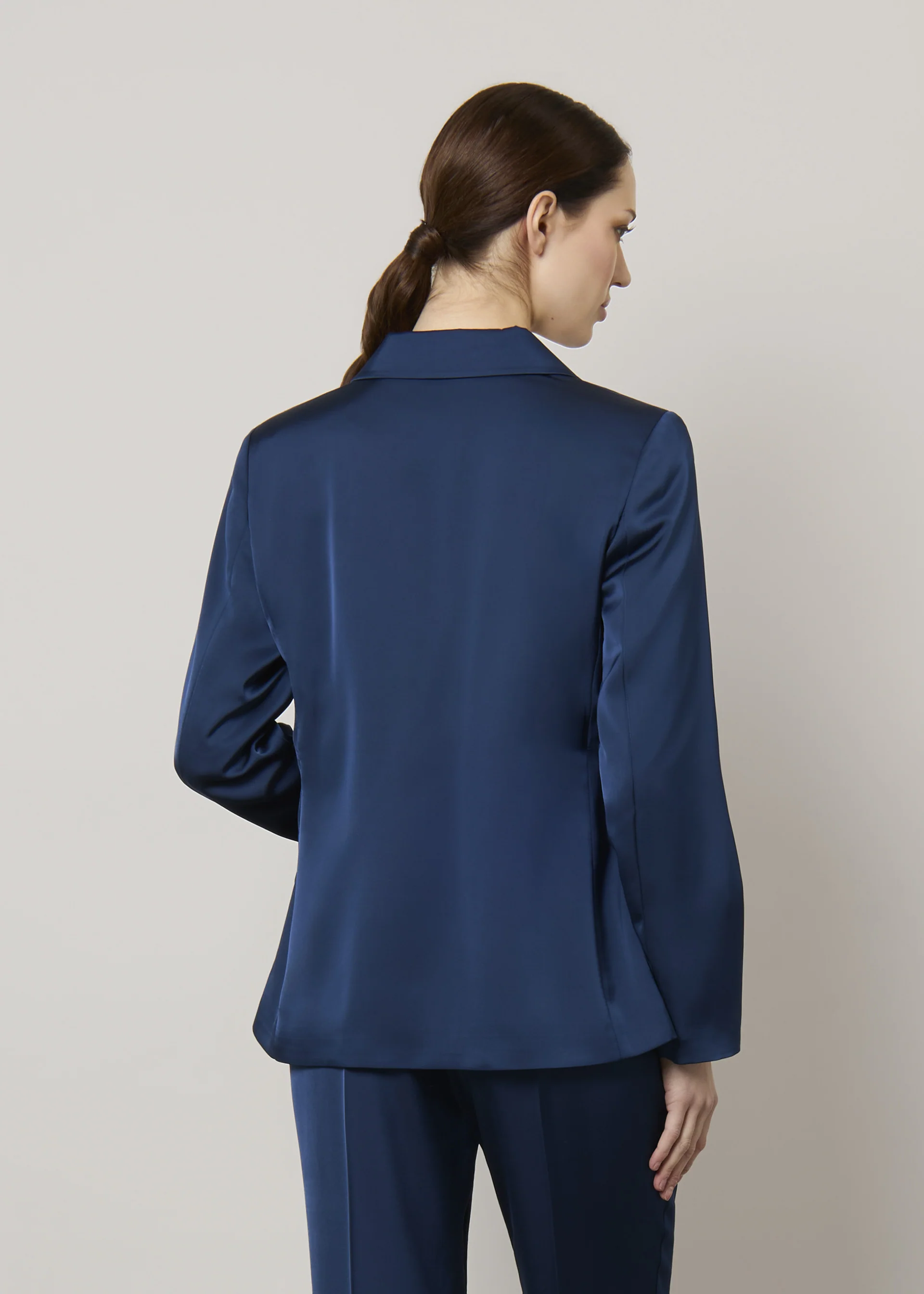 Blazer in satin - Image 9