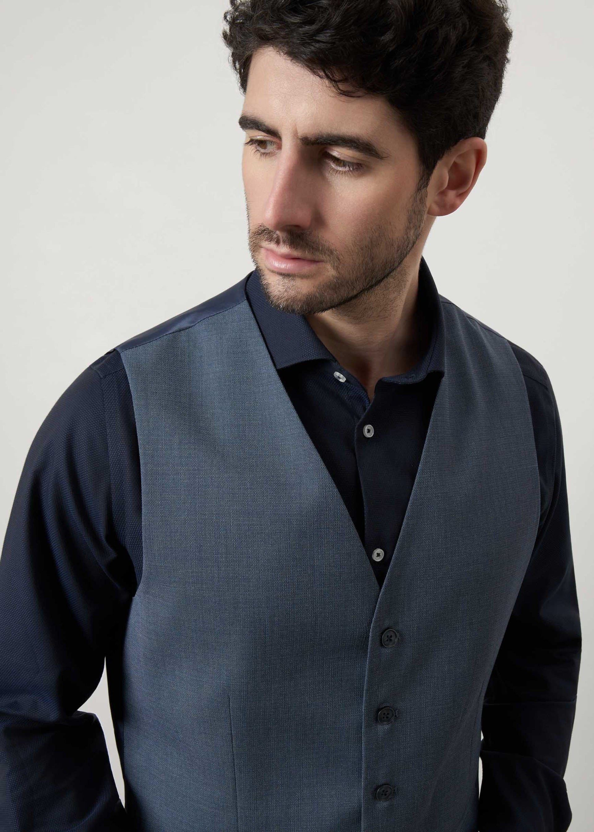 Completo regular fit con gilet - Image 4