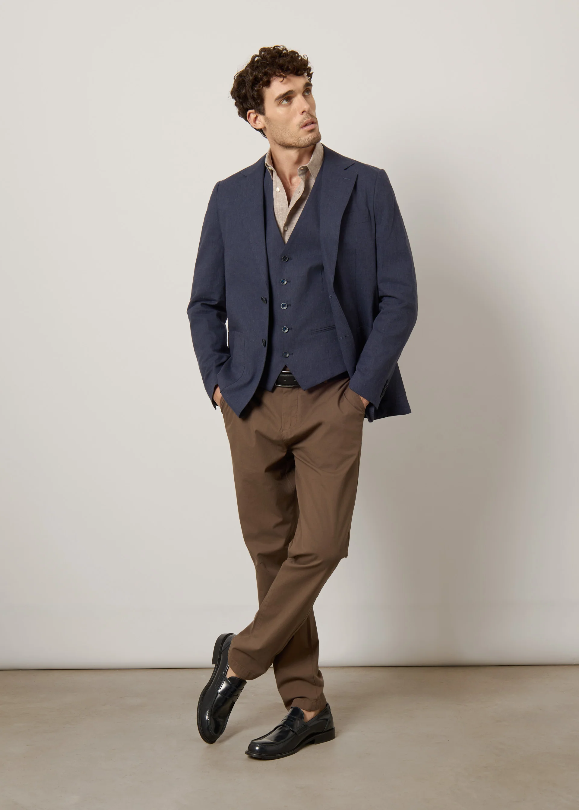 Gilet classico in cotone e lino - Image 12