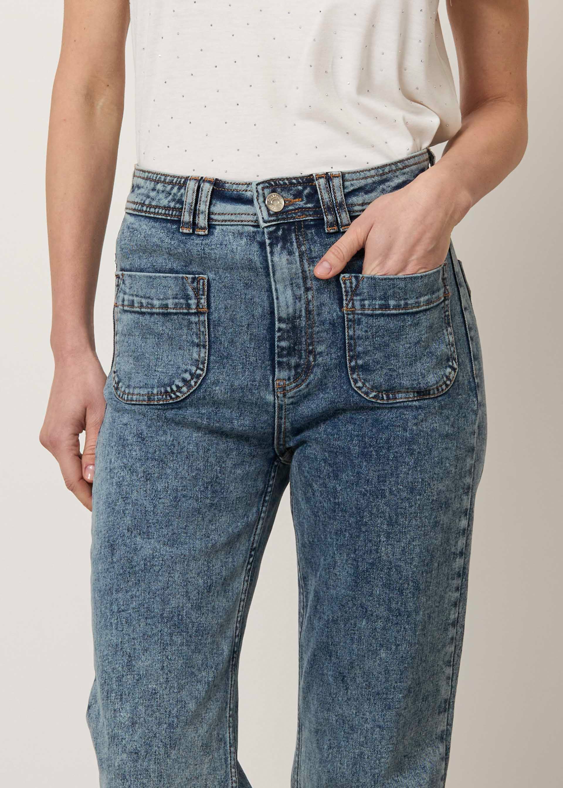 Jeans flare a vita alta - Image 8