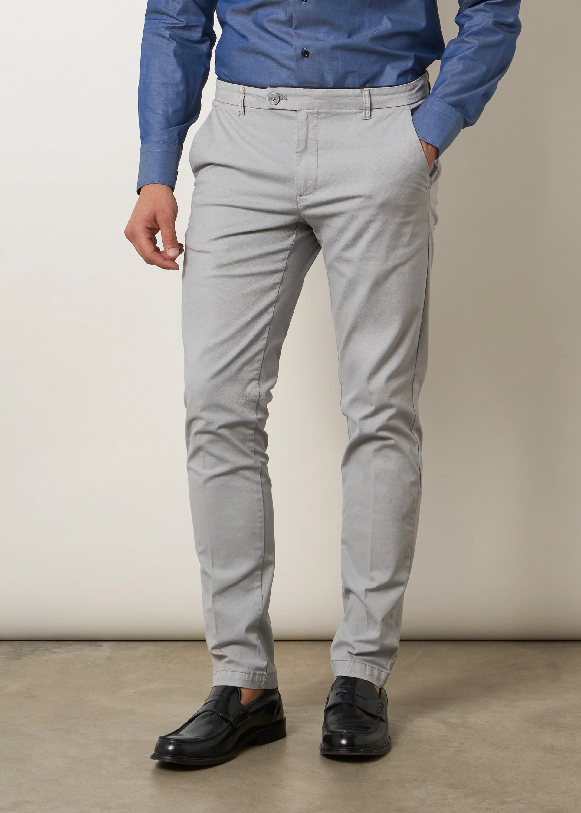Pantaloni chino light - Image 2