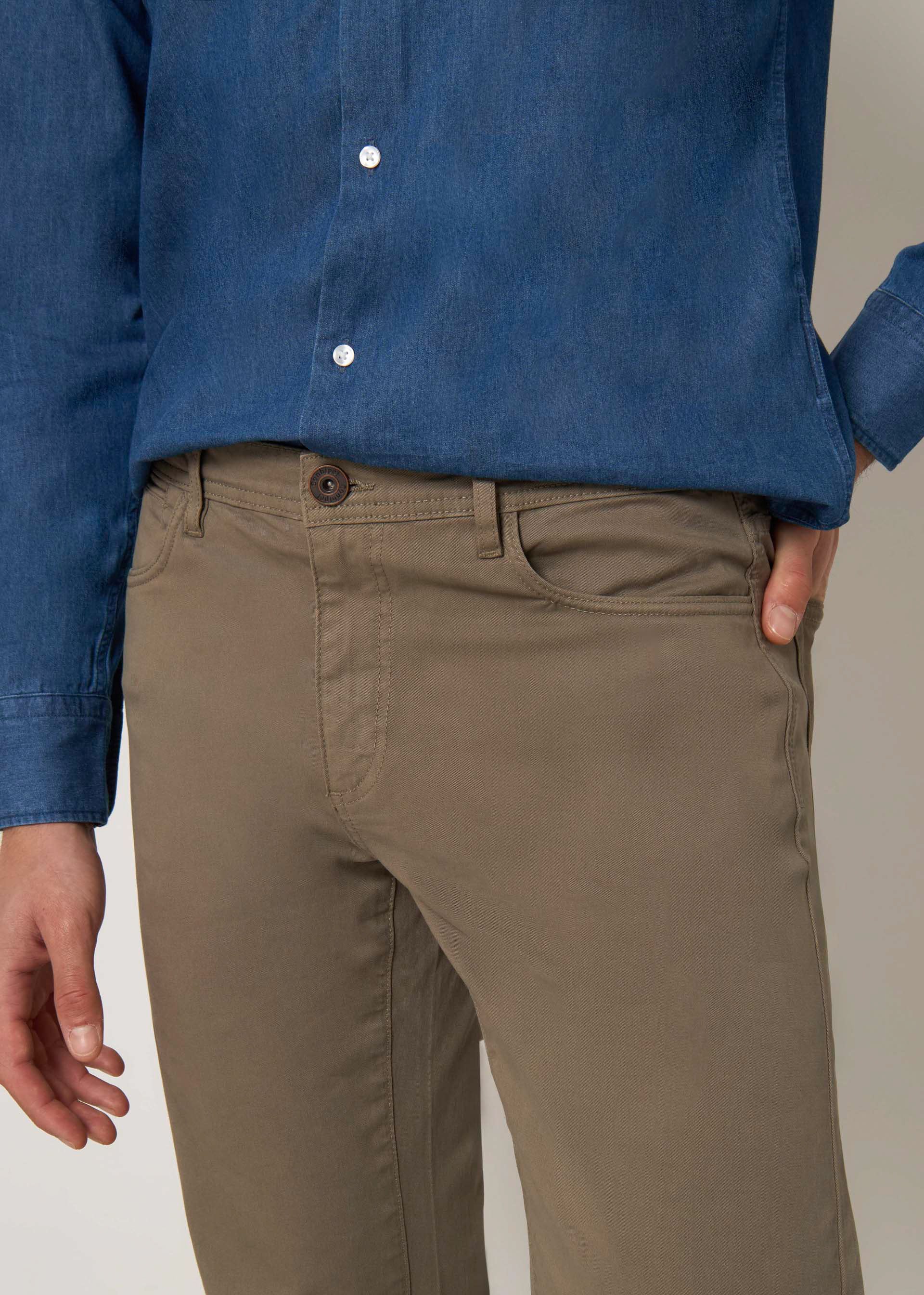 Pantaloni gabardina stretch - Image 17