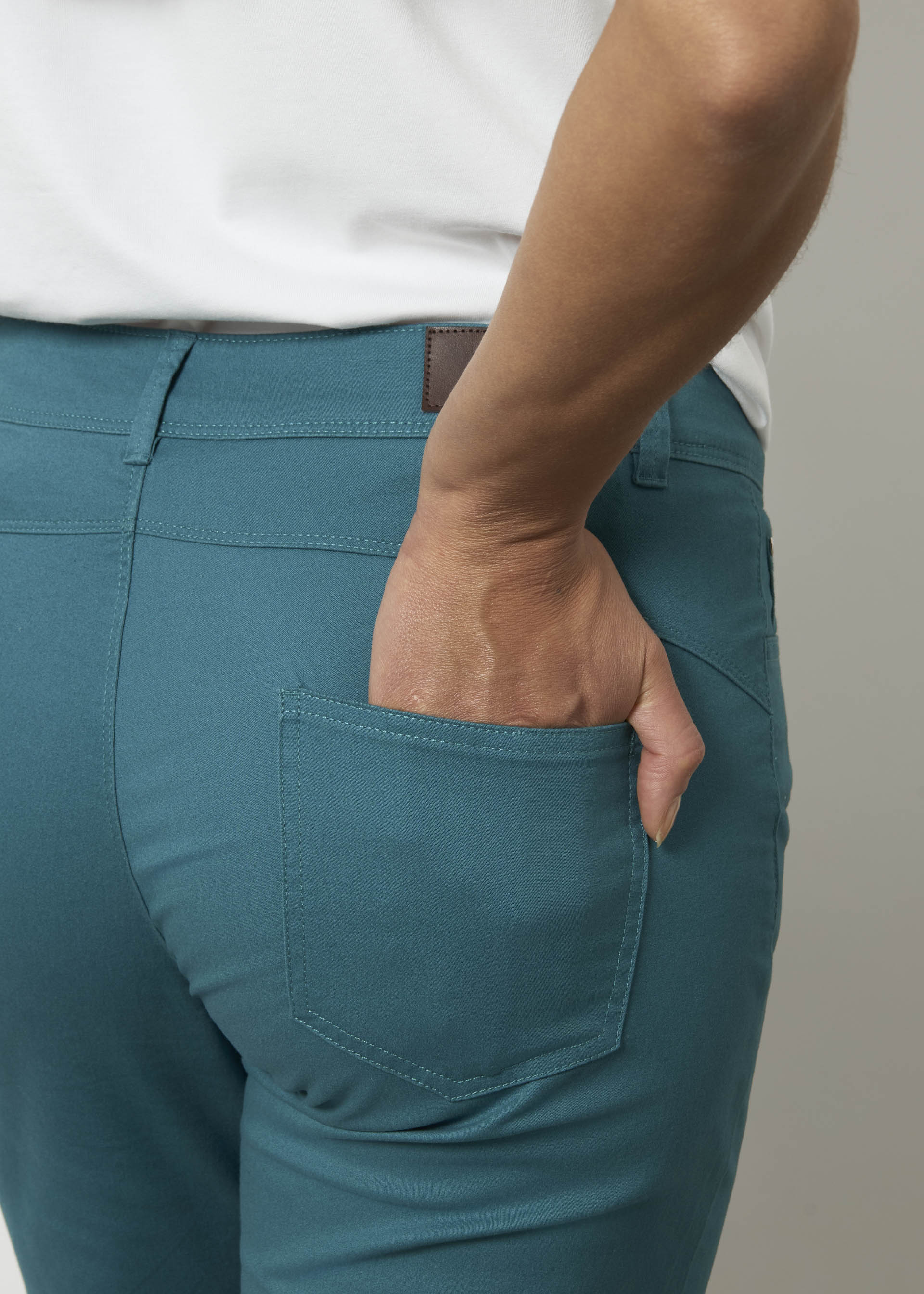 Pantaloni slim fit in cotone stretch - Image 12