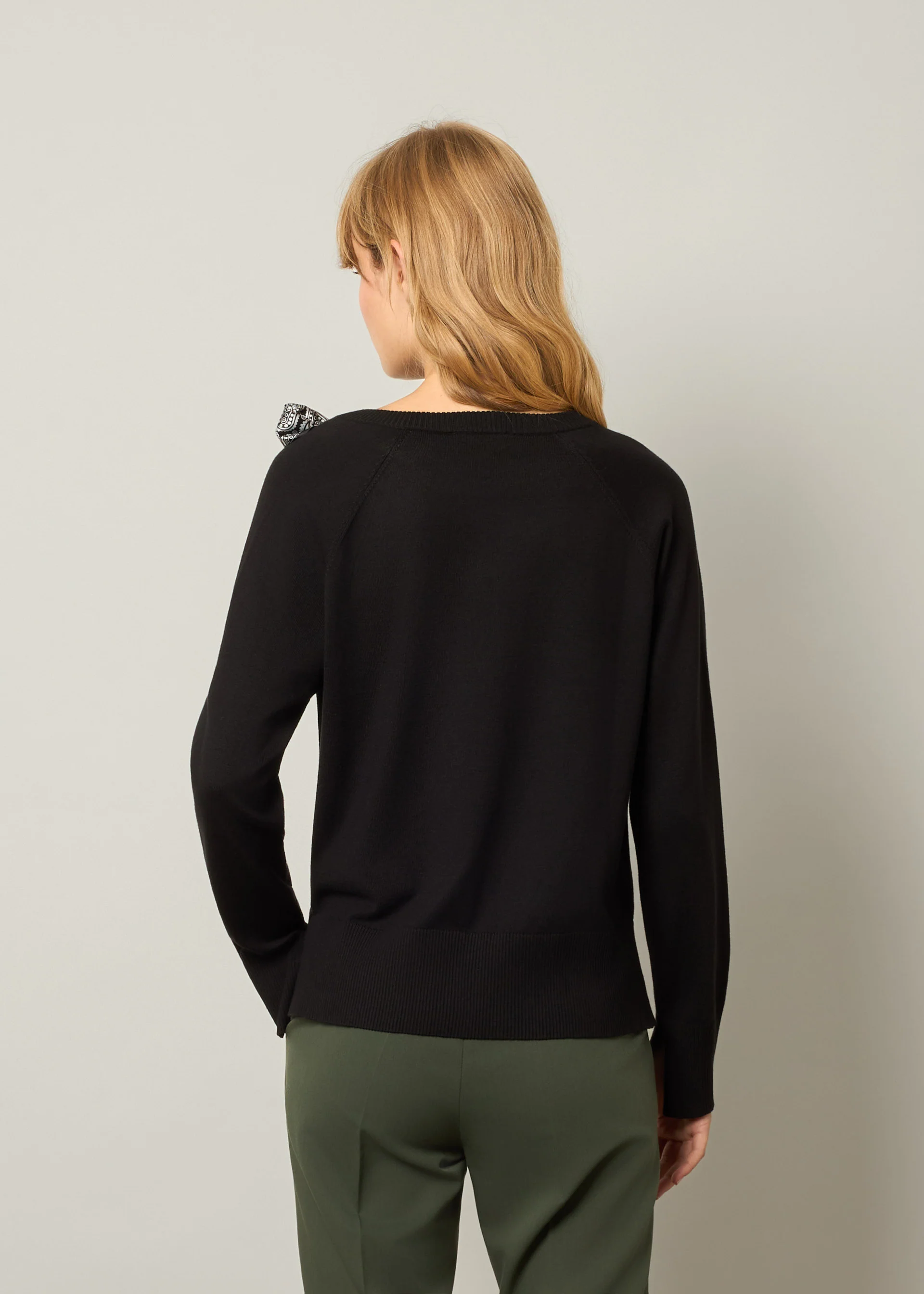 Pullover con foulard - Image 3
