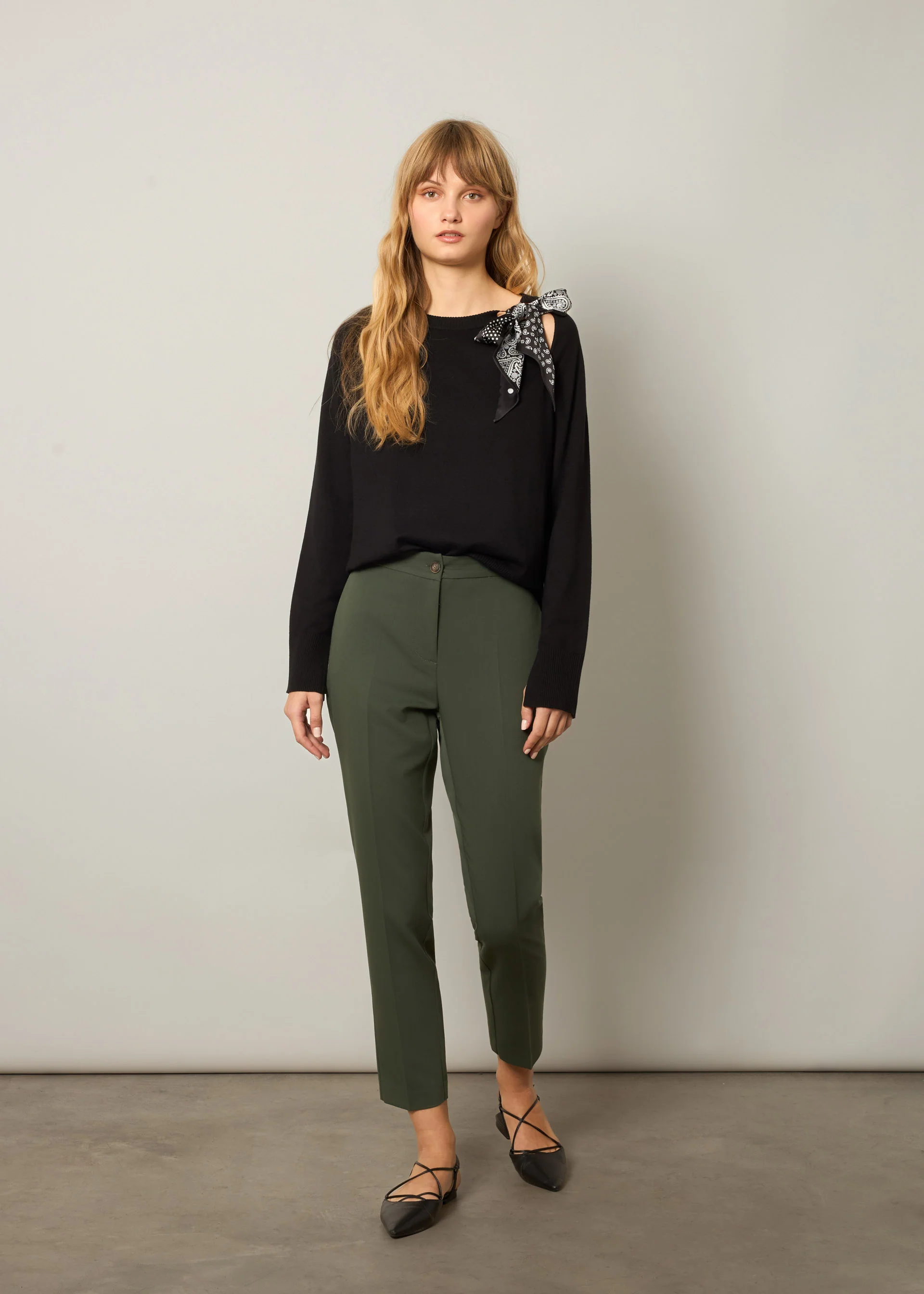 Pullover con foulard - Image 4