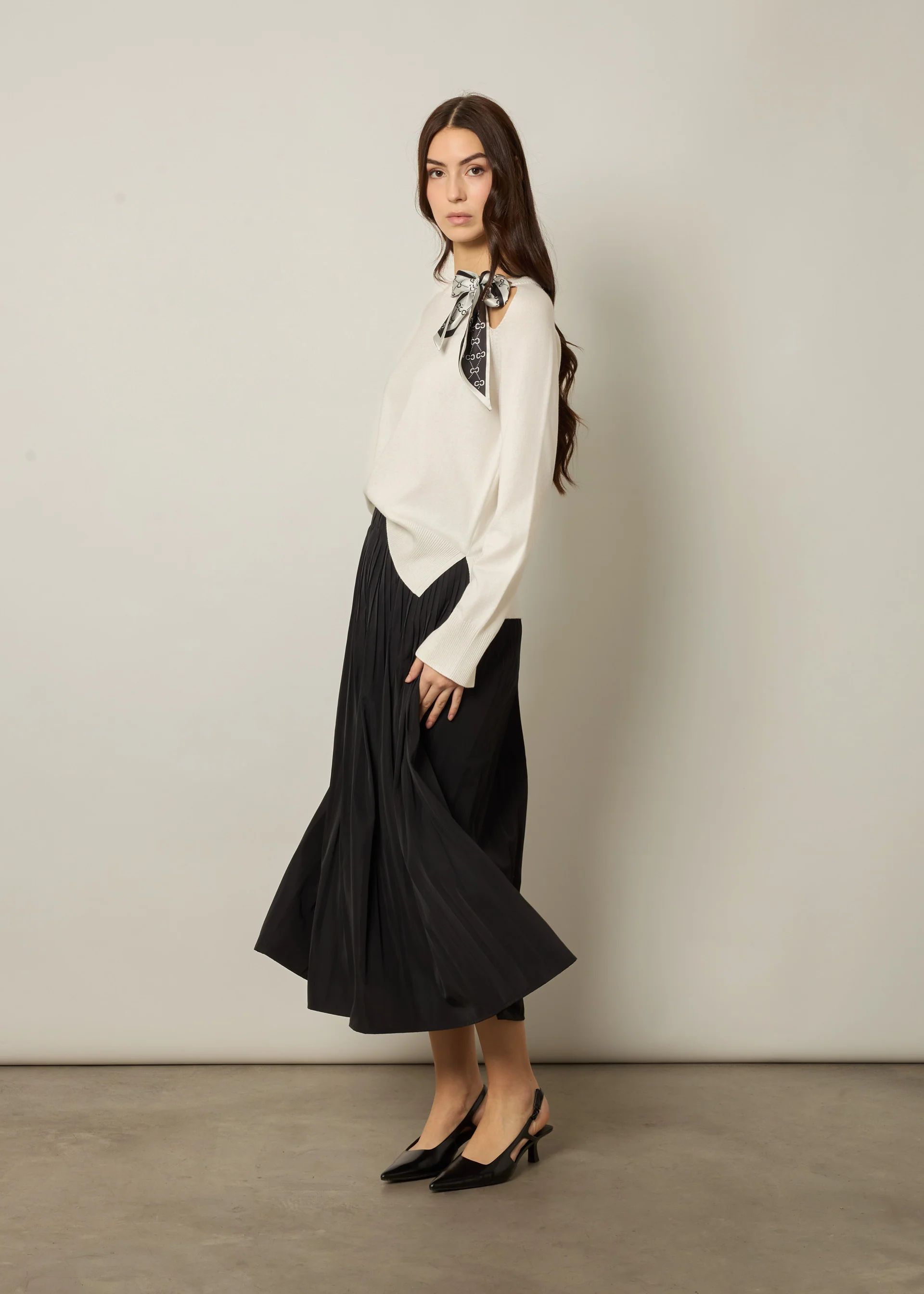 Pullover con foulard - Image 6