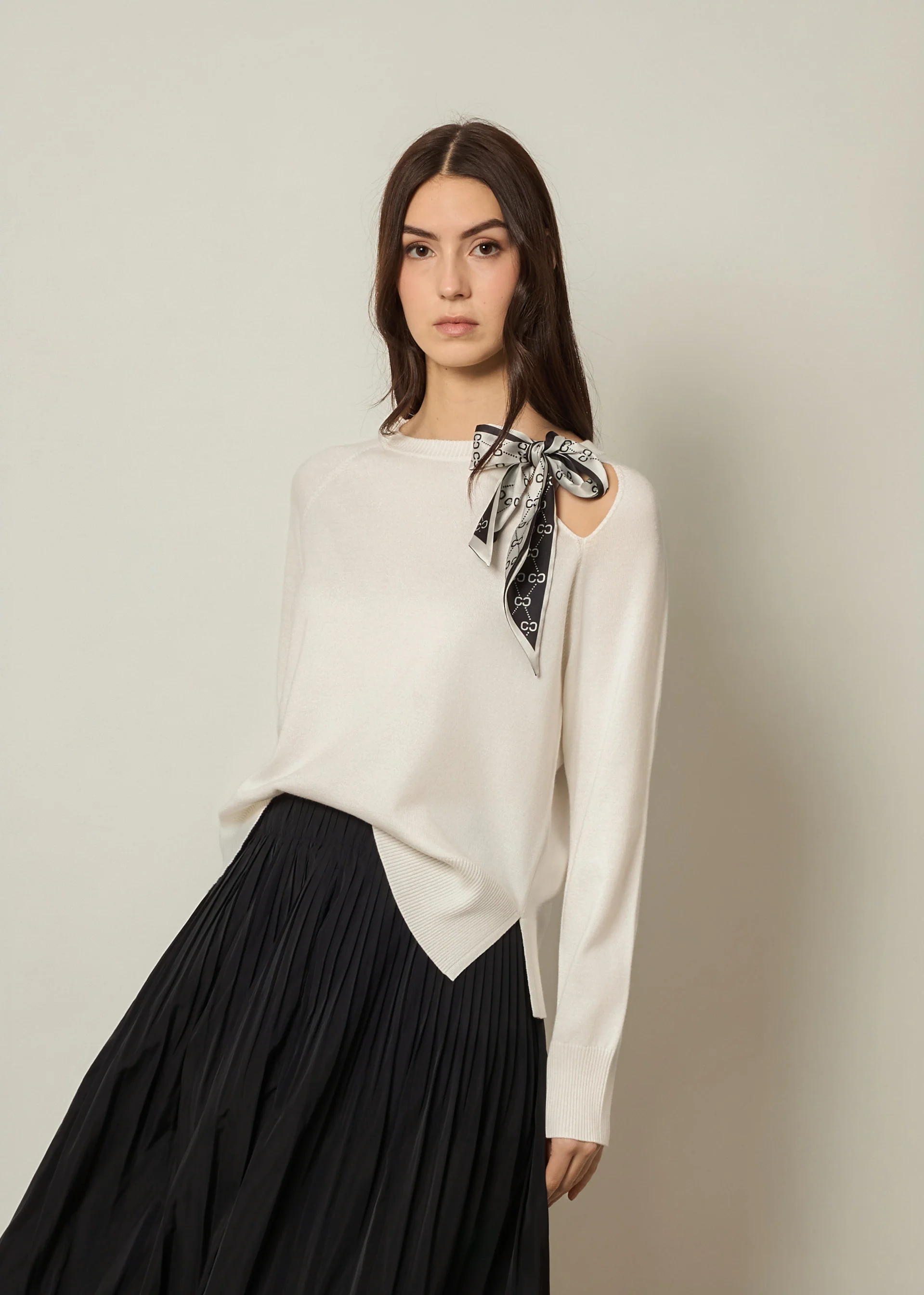 Pullover con foulard - Image 7