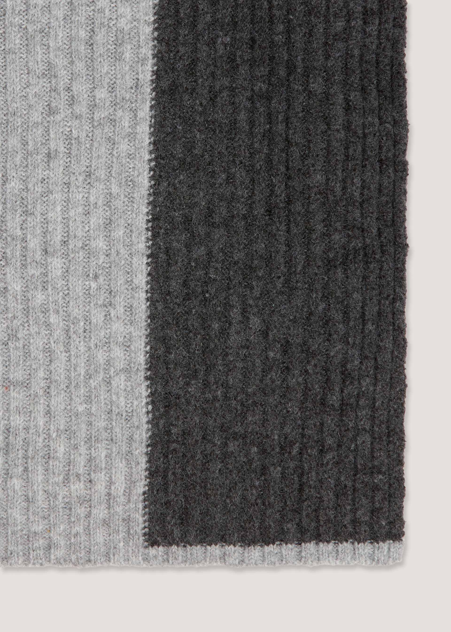 Sciarpa in maglia - Image 10