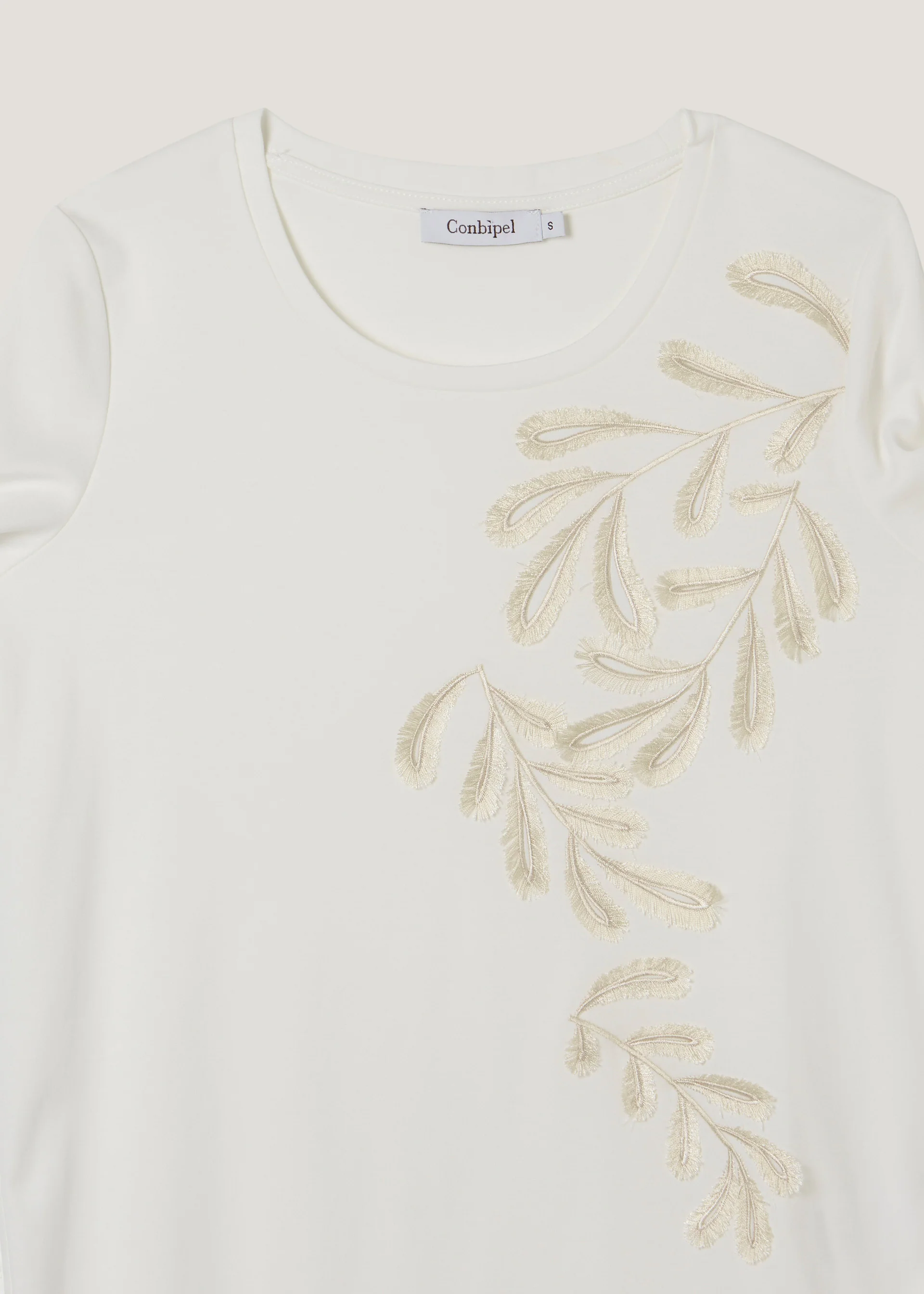 T-shirt con ricami - Image 3