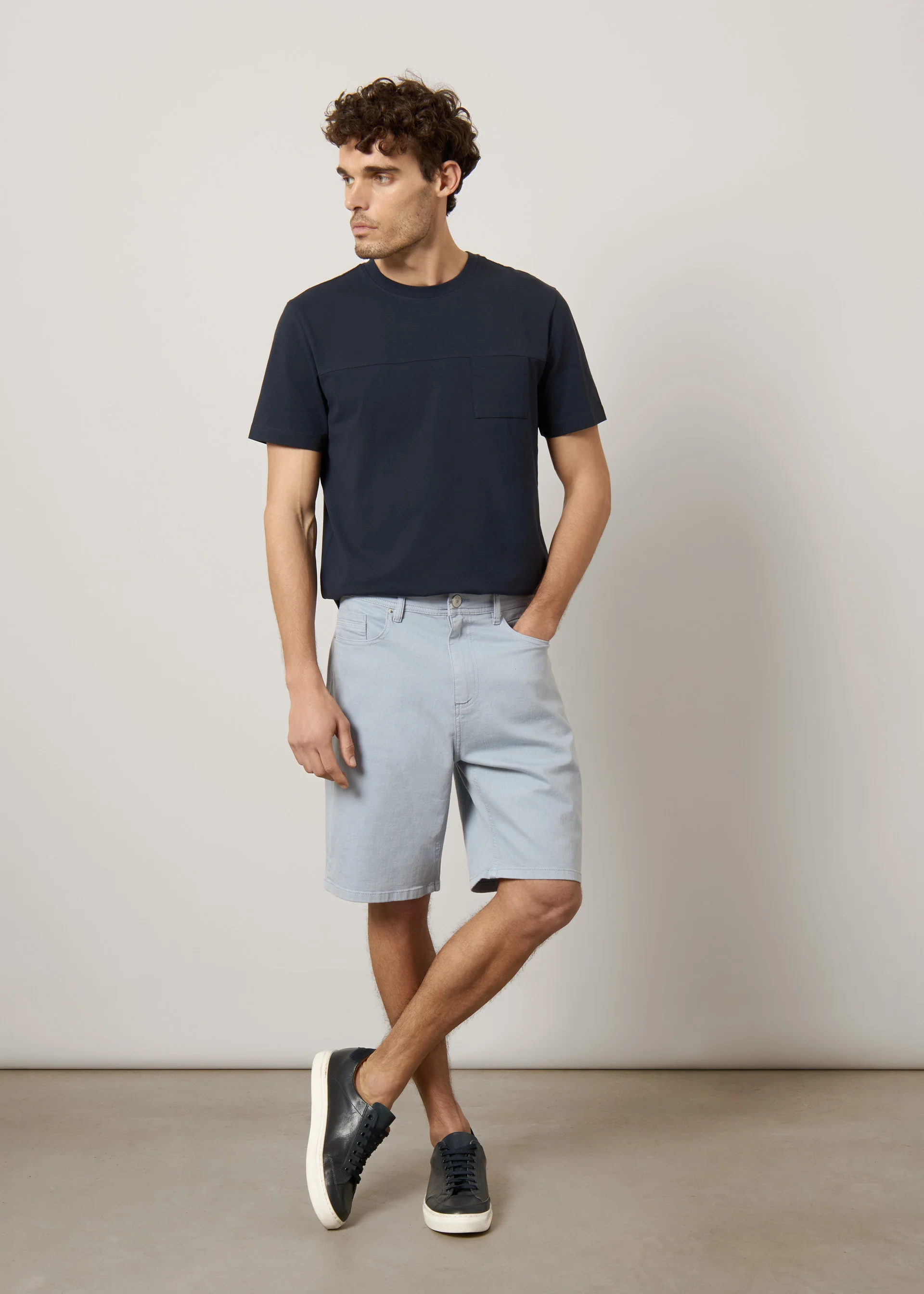T-shirt in cotone stretch con taschino - Image 9