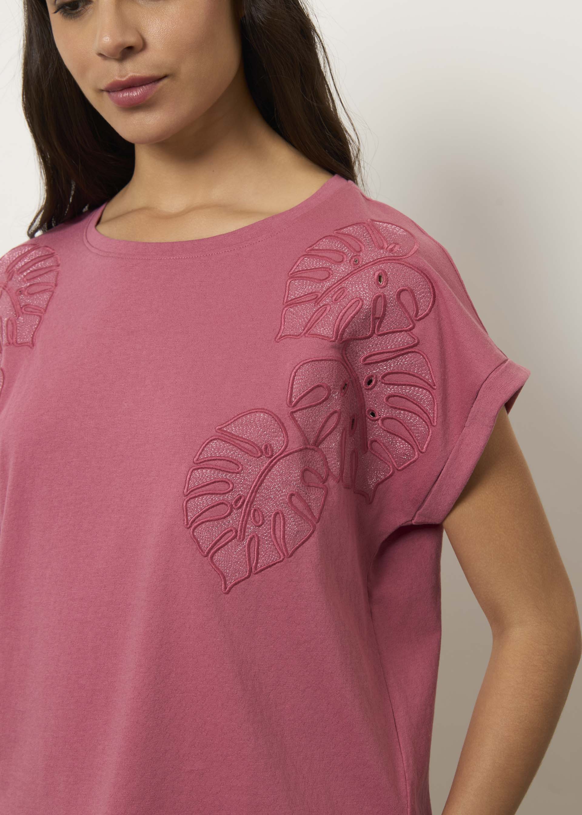 T-shirt in puro cotone ricamata - Image 4