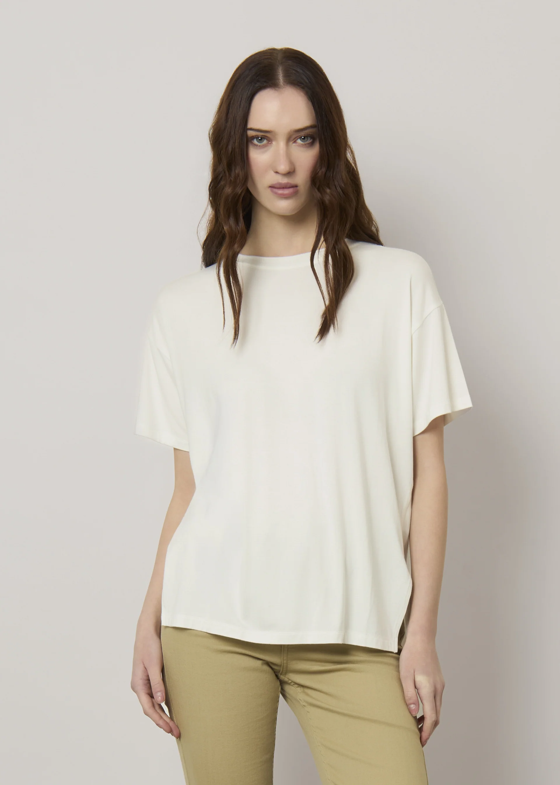 T-shirt over con spacchi - Image 10